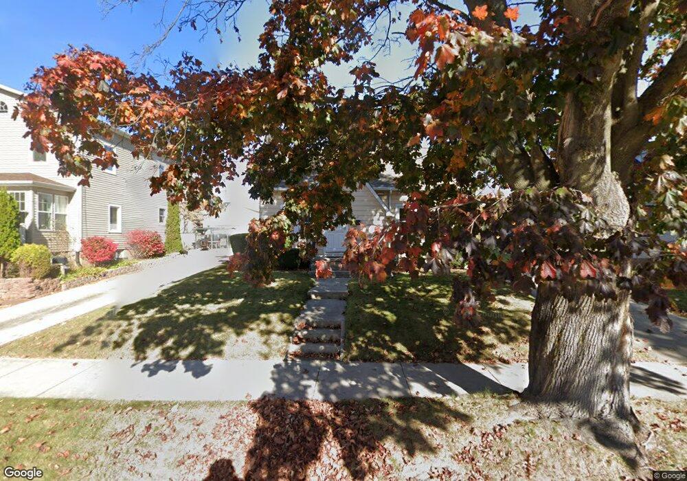 1114 Windiate St, Manitowoc, WI 54220 - photo 1