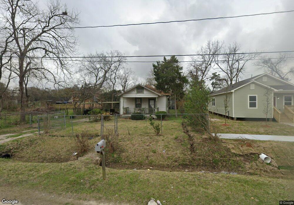 1069 South Ln, Houston, TX 77088 - photo 1