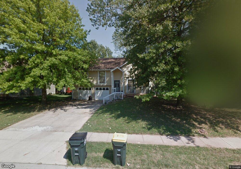 6415 Charlotte St, Shawnee, KS 66216 - photo 1