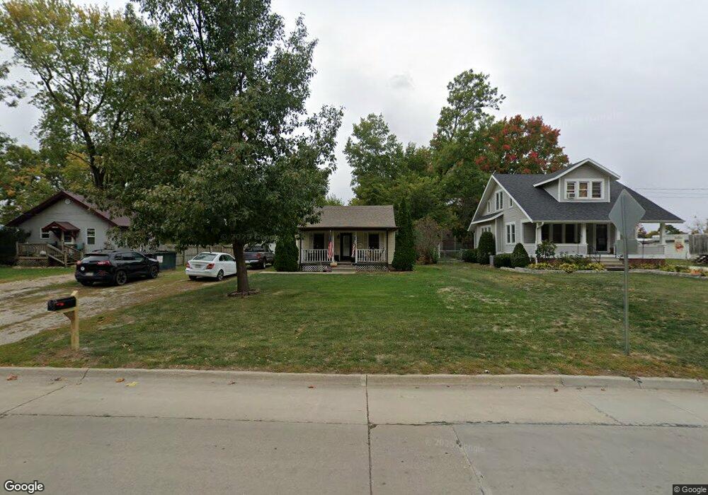 1311 W 4th St S, Newton, IA 50208 - photo 1