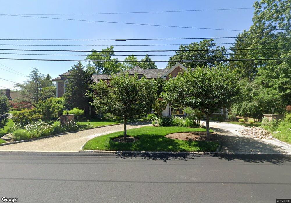 540 Summit St, Englewood Cliffs, NJ 07632 - photo 1
