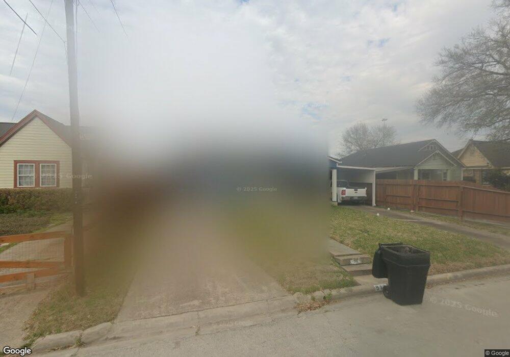 911 Kelley St, Houston, TX 77009 - photo 1