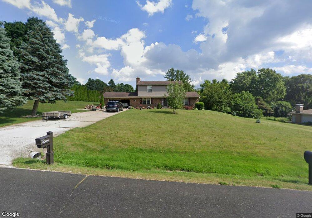 N58W26551 Mountain Shadows Dr, Sussex, WI 53089 - photo 1