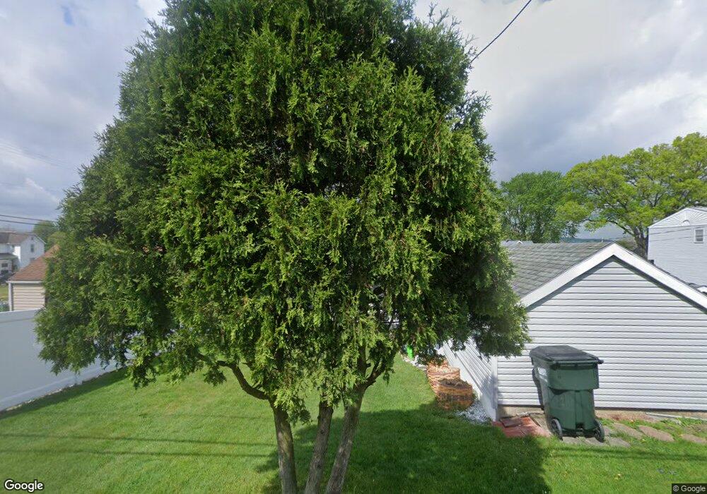 718 Fairview Blvd, Coshocton, OH 43812 - photo 1