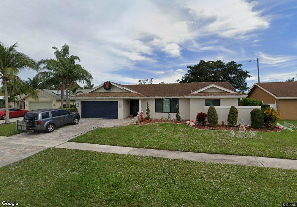 9171 Bedford Dr, Boca Raton, FL 33434 - photo 1