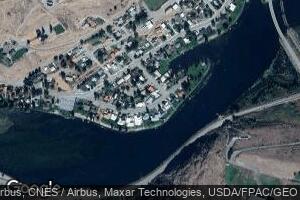 514 Riverside Dr, Pateros, WA 98846