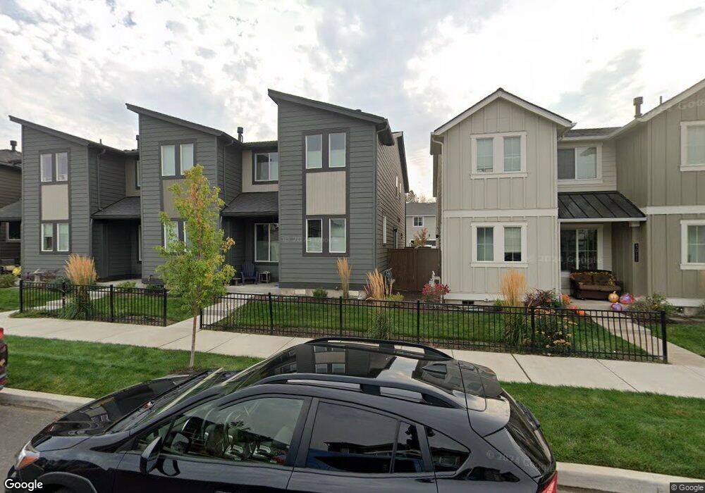 3015 NE Red Jasper Place unit 156, Bend, OR 97701 - photo 1