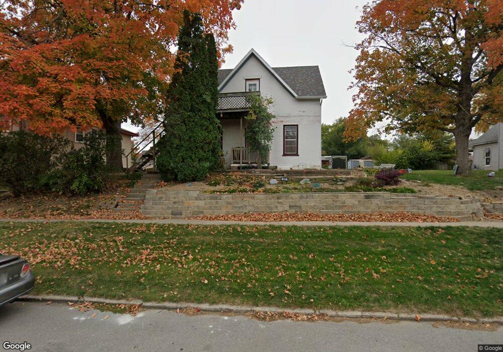 403 W 2nd St S, Newton, IA 50208 - photo 1