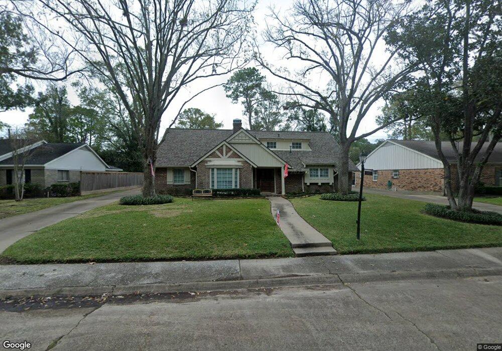 10018 Cedar Creek Dr, Houston, TX 77042 - photo 1