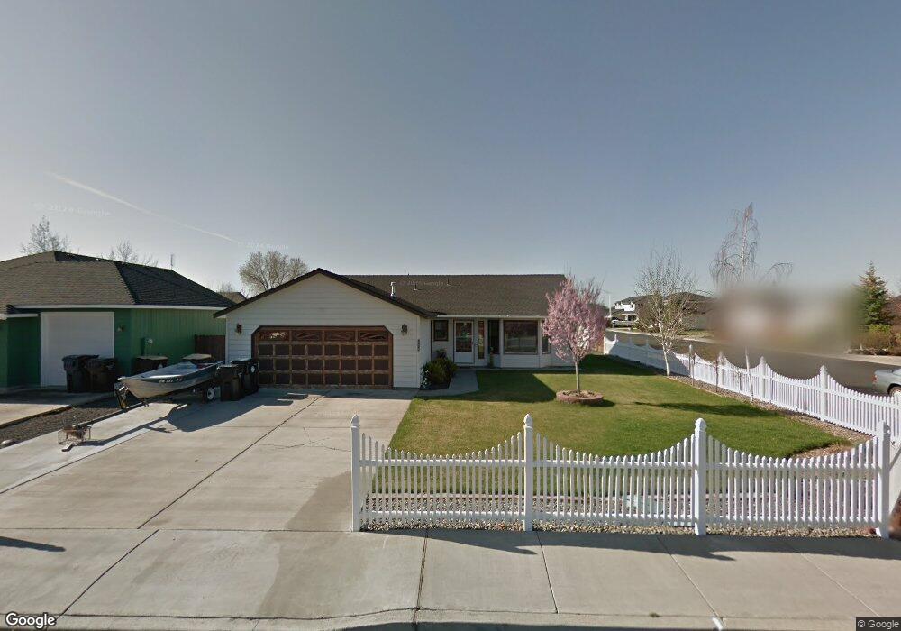 714 NE Nickernut Ave, Redmond, OR 97756 - photo 1