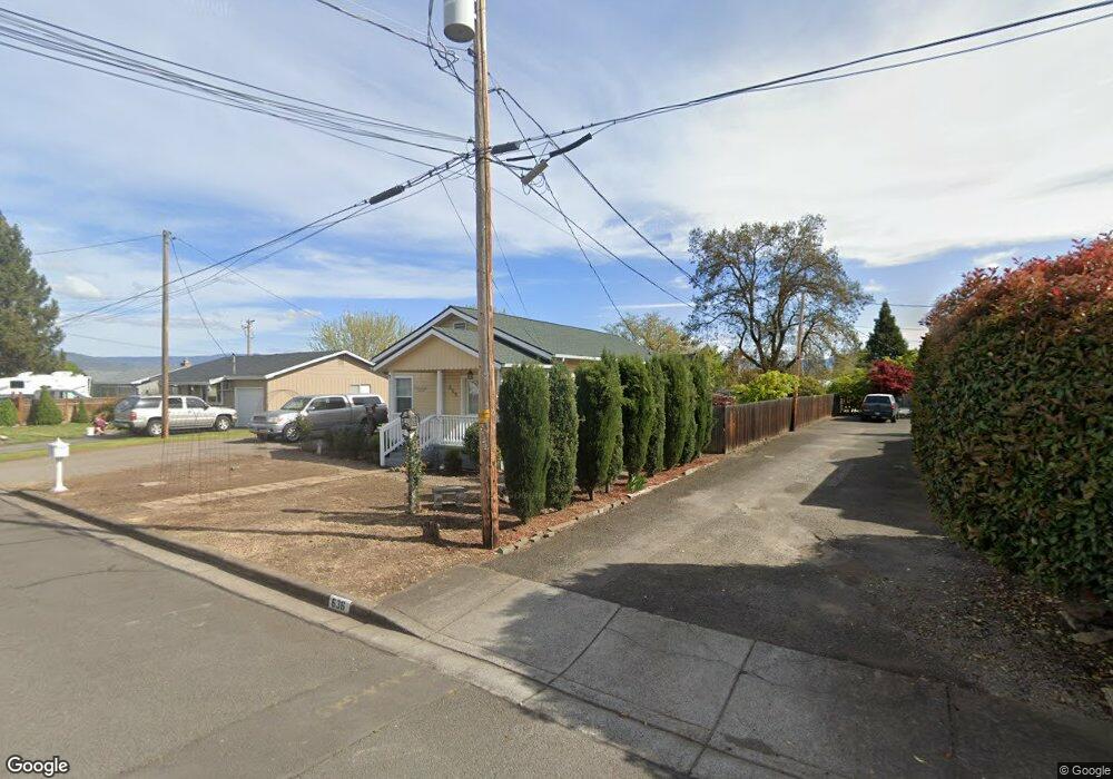 668 Cedar St, Central Point, OR 97502 - photo 1