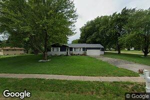 1 Woodland Dr, Forsyth, IL 62535