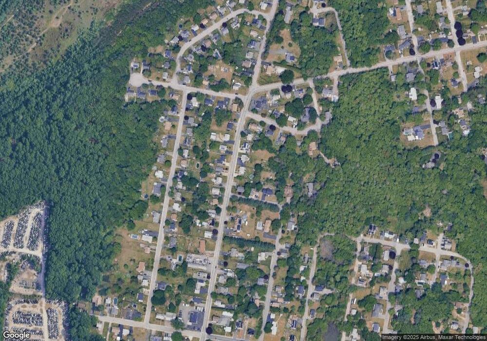 727 Rathbun St, Blackstone, MA 01504 - photo 1