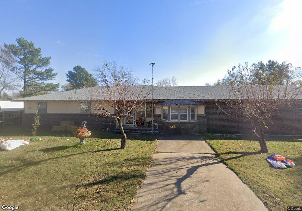 811 N 11th St, Henryetta, OK 74437 - photo 1