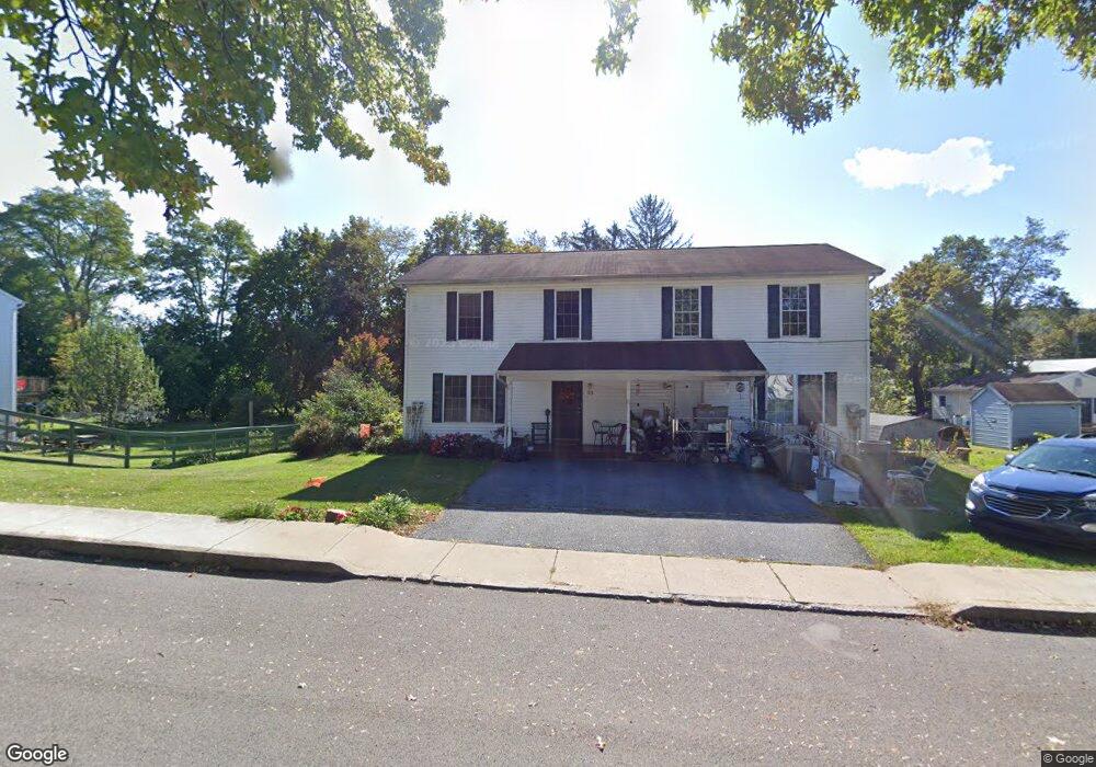 33 W Mcclure St, New Bloomfield, PA 17068 - photo 1