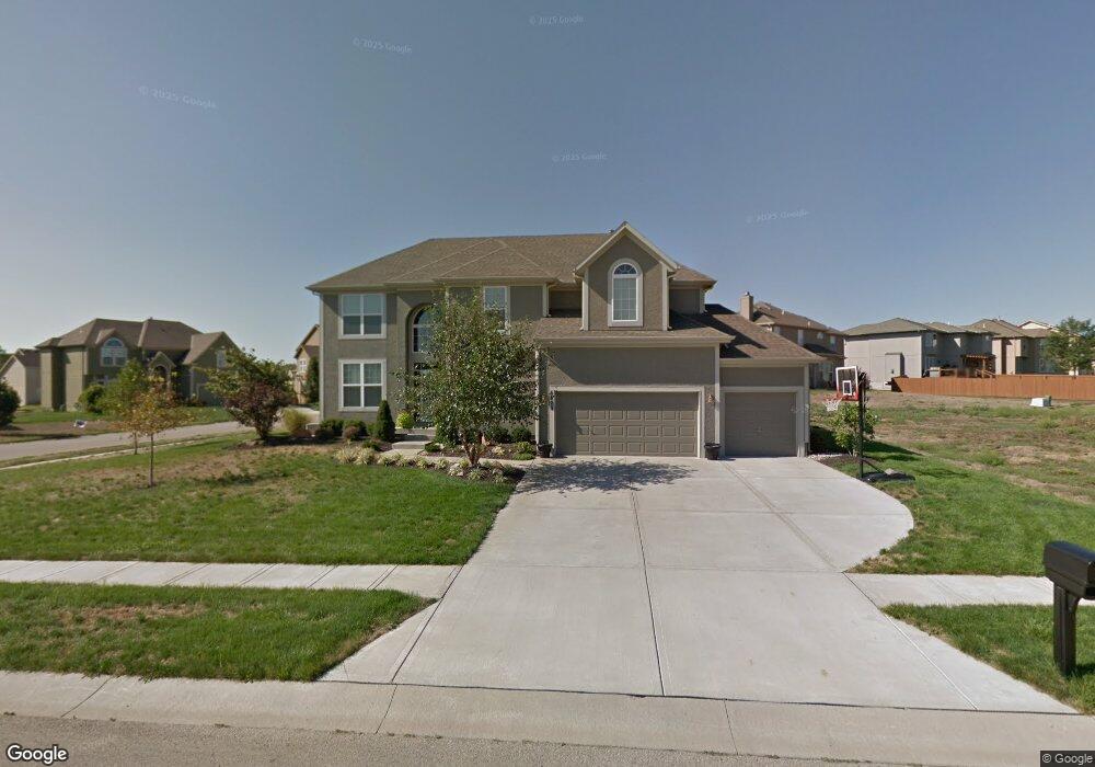 6028 Longview Rd, Shawnee, KS 66218 - photo 1