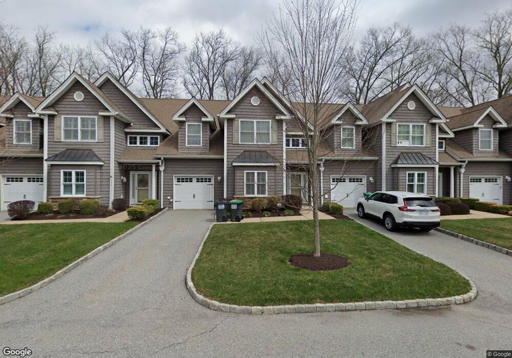 1109 Macintosh Way, Matamoras, PA 18336 - photo 1