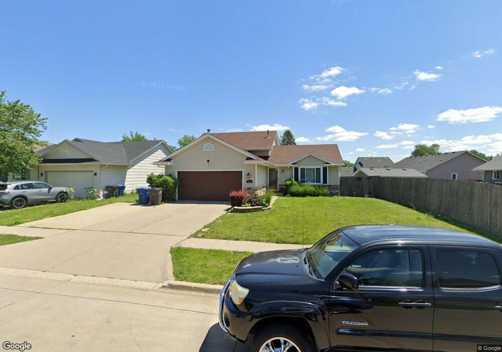 2937 Shadow Creek Ln, Des Moines, IA 50320 - photo 1