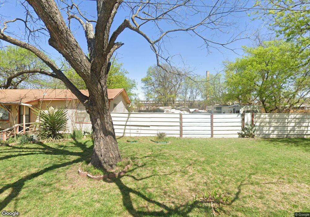 107 Robbins St, Cleburne, TX 76031 - photo 1