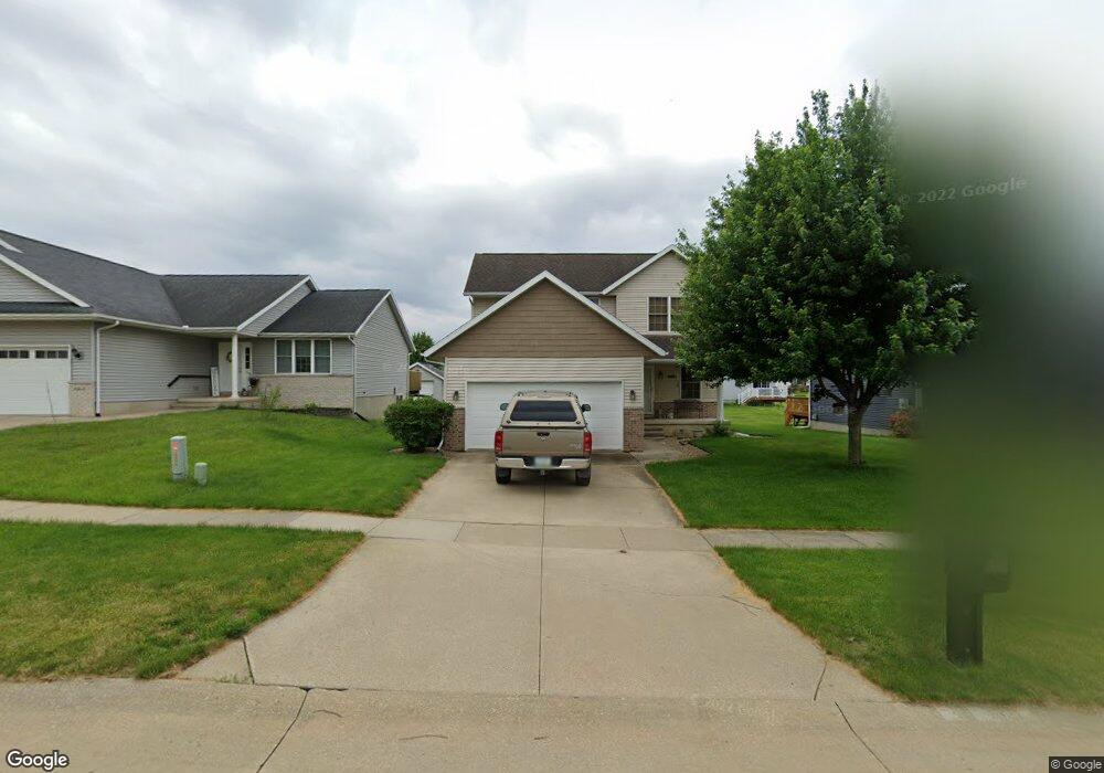 4021 M Ave NW, Cedar Rapids, IA 52405 - photo 1