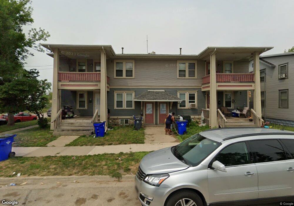 524 4th St SW, Cedar Rapids, IA 52404 - photo 1