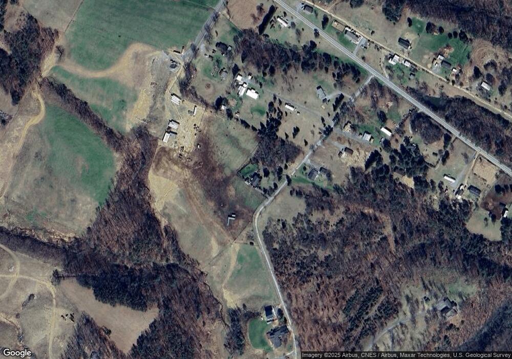 194 Girl Scout Dr, Hedgesville, WV 25427 - photo 1