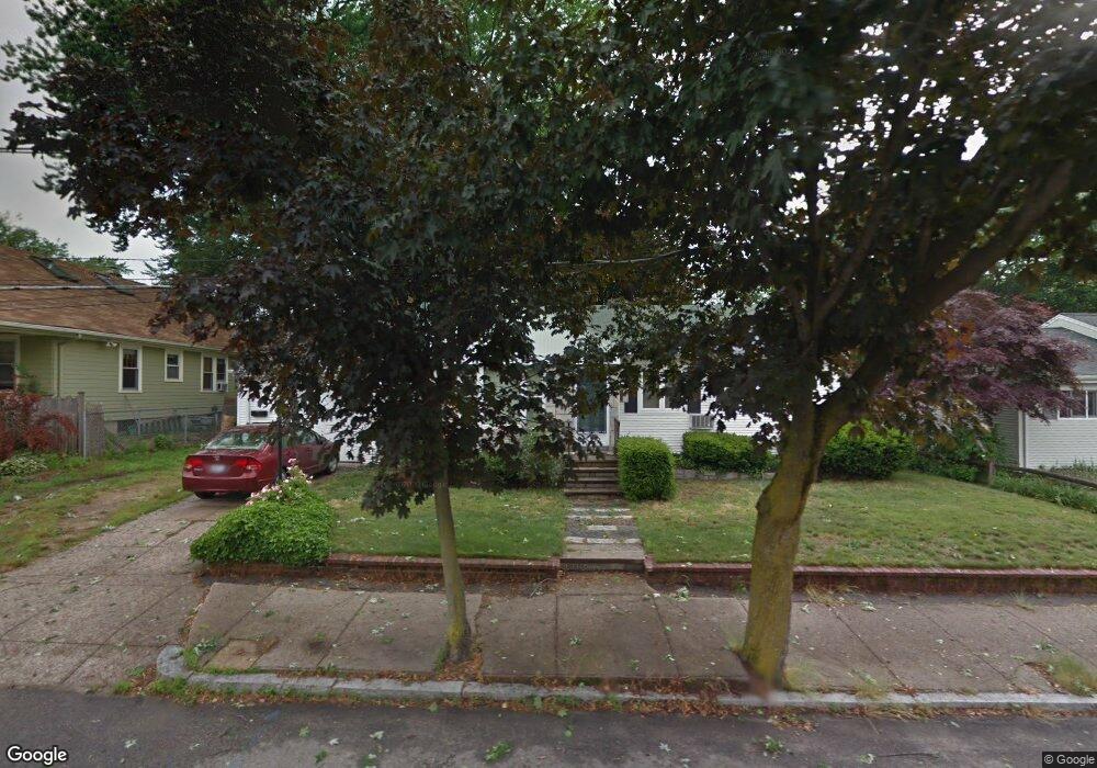 118 Friendly Rd, Cranston, RI 02910 - photo 1