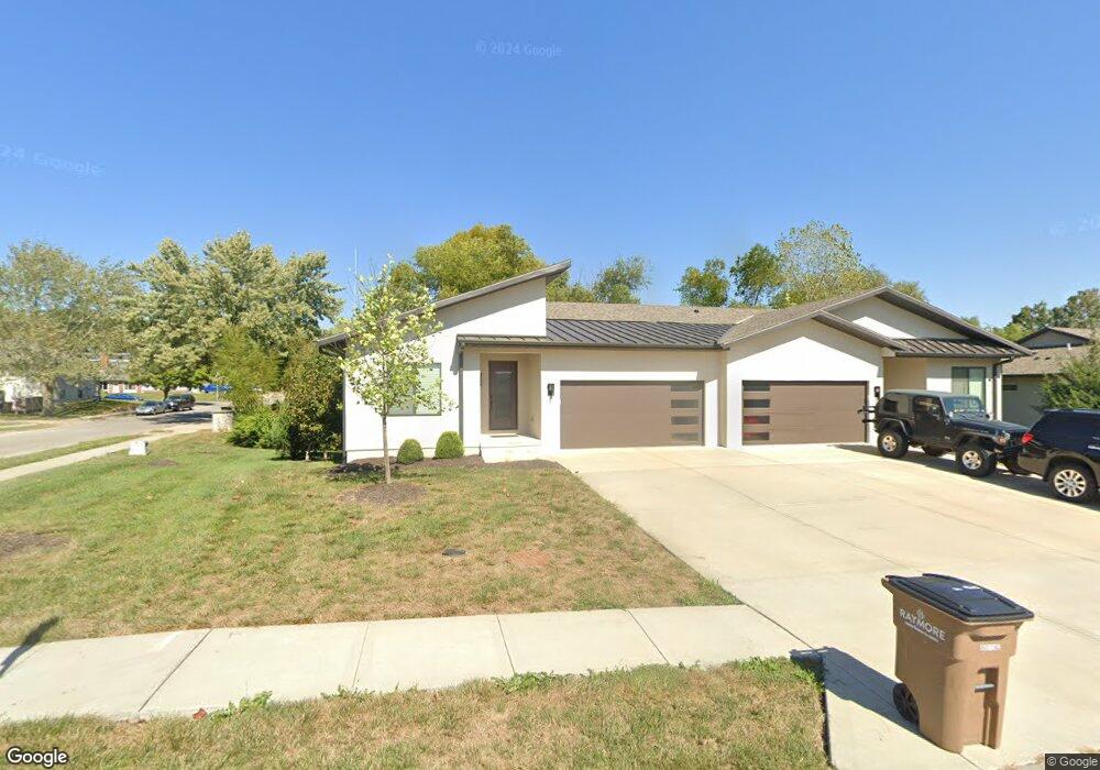 100 E Maplewood Ln, Raymore, MO 64083 - photo 1