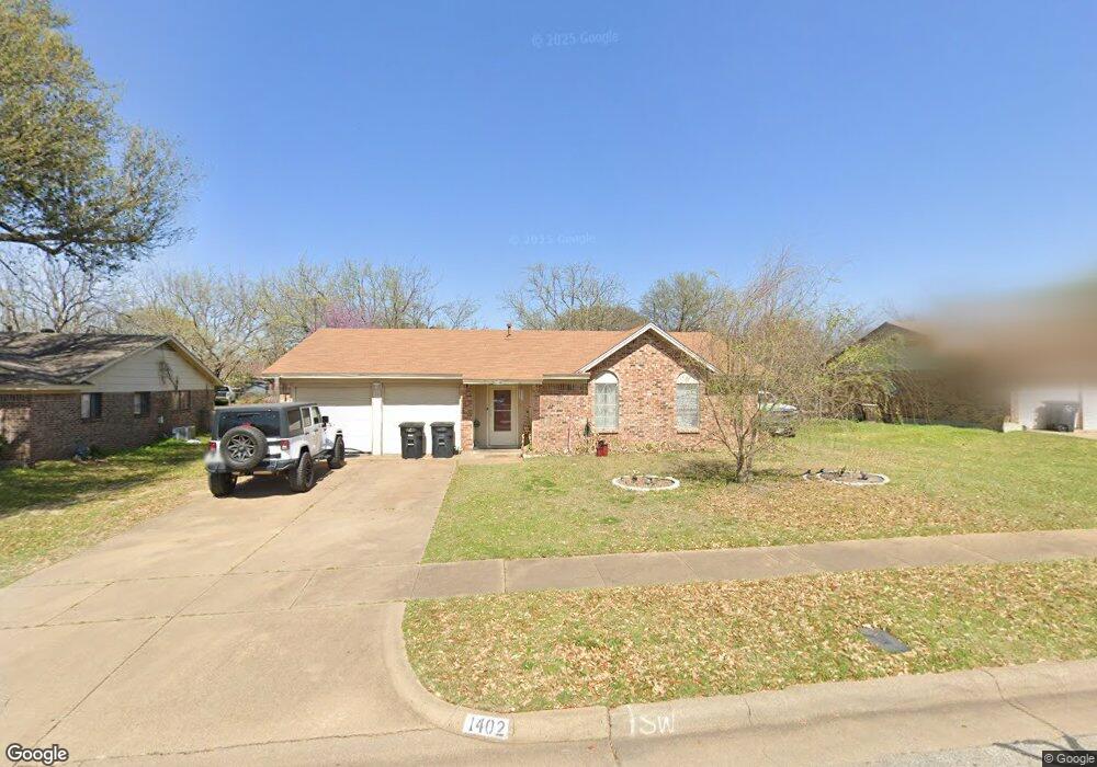 1402 Laurel Ln, Cleburne, TX 76033 - photo 1