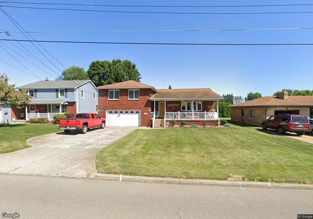 569 W Omar St, Struthers, OH 44471 - photo 1