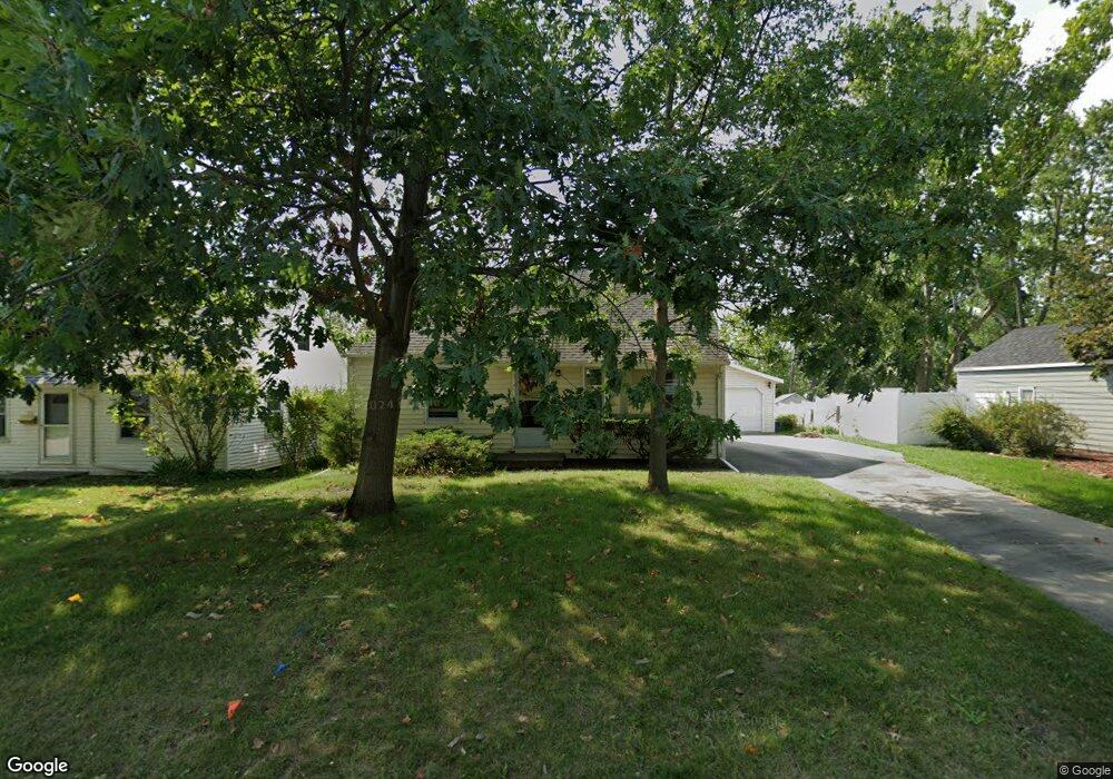 1249 30th St SE, Cedar Rapids, IA 52403 - photo 1