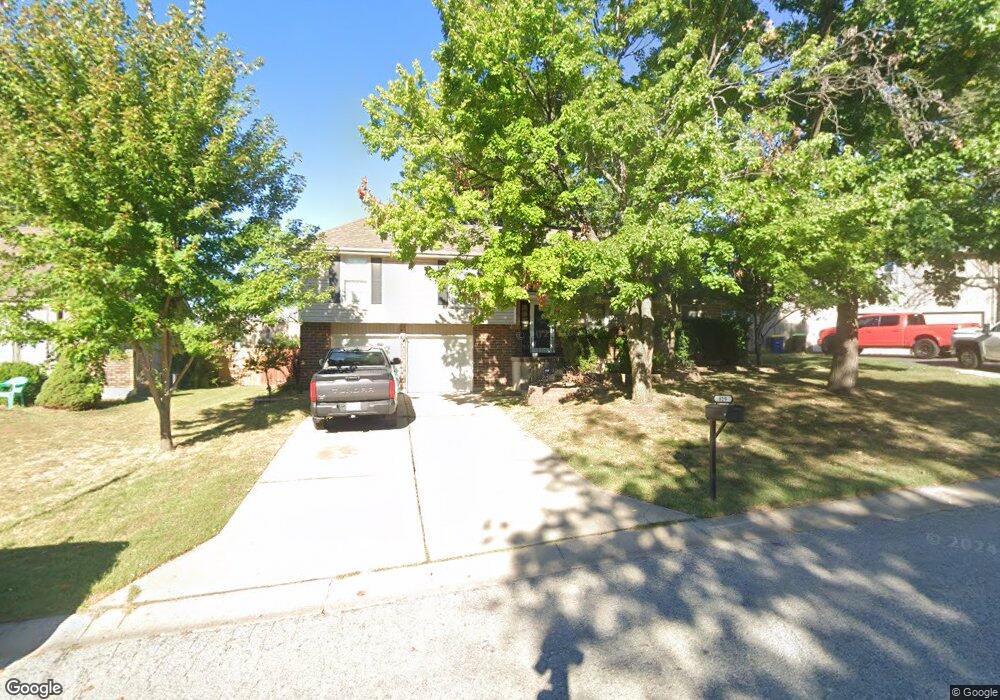 829 NW 19th St, Blue Springs, MO 64015 - photo 1