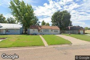 1025 W 8th St, Larned, KS 67550
