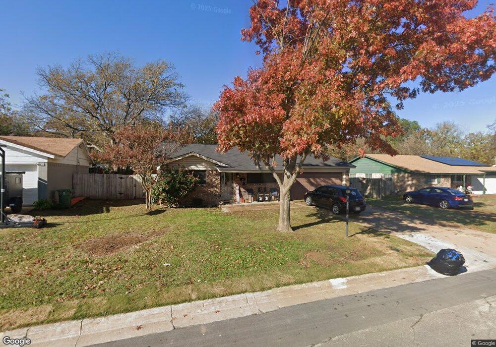 1105 Russell Ln, Bedford, TX 76022 - photo 1