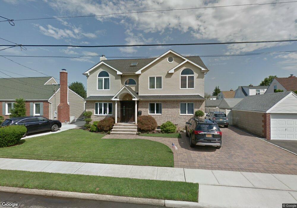 176 Clemens Rd, Mineola, NY 11501 - photo 1