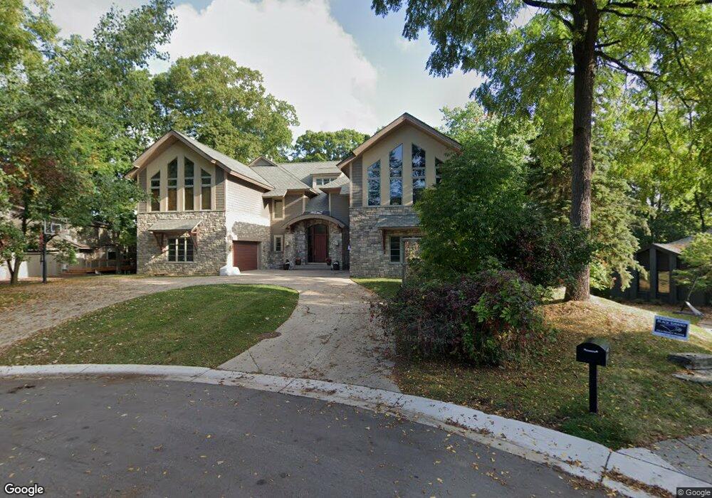 4016 Fox Lake Dr, Bloomfield Hills, MI 48302 - photo 1