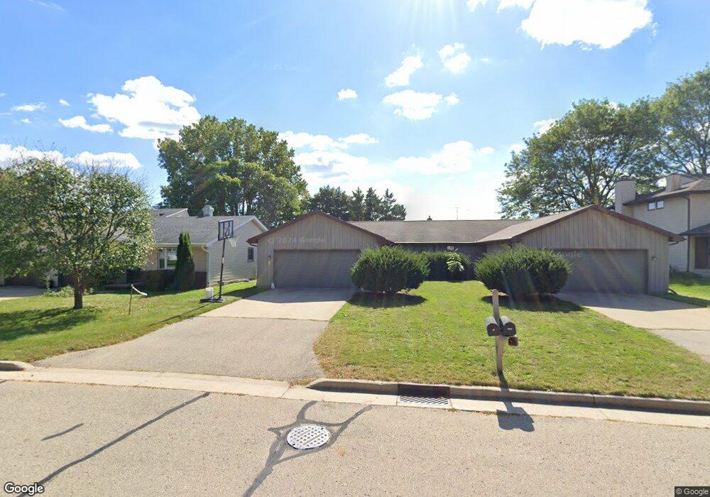 2401 W Jonathon Dr, Appleton, WI 54914 - photo 1