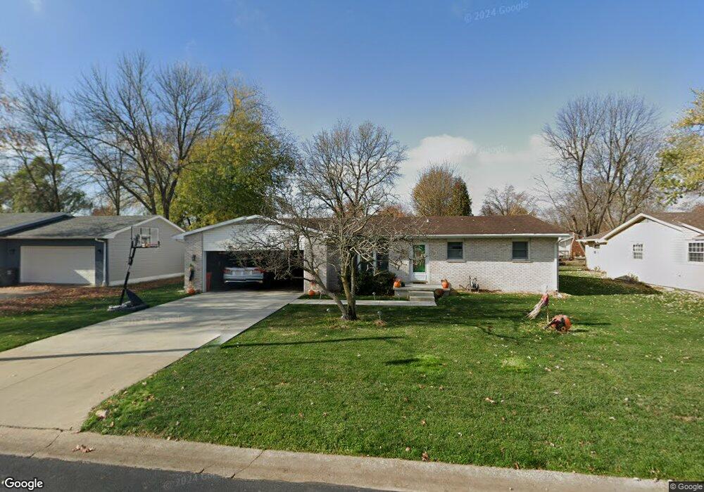 1015 N Martin St, Effingham, IL 62401 - photo 1