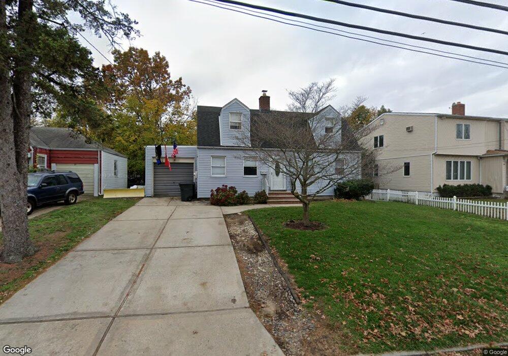 35 Avon Rd, Hewlett, NY 11557 - photo 1