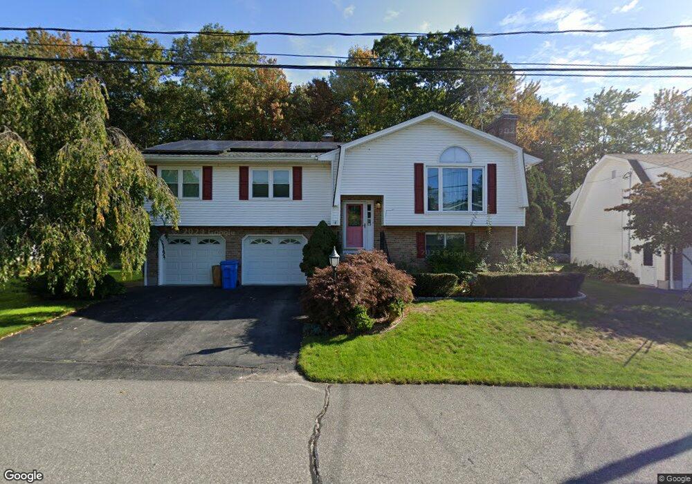 9 Middleway E, Waterbury, CT 06708 - photo 1