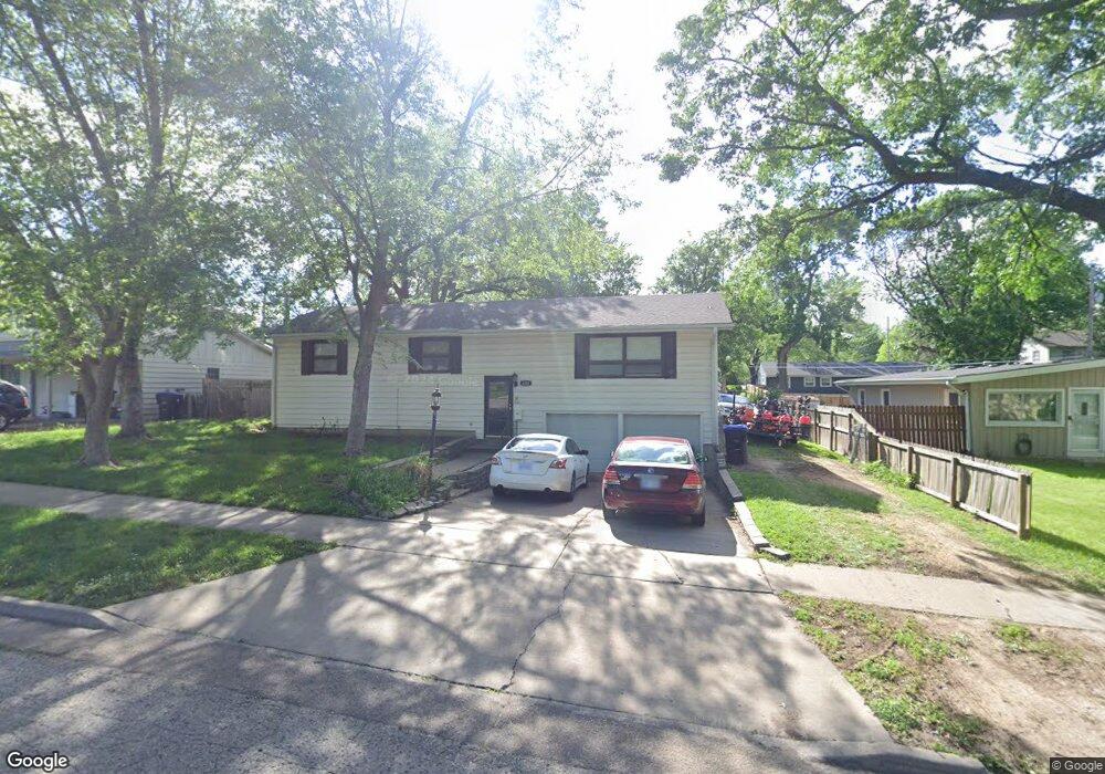 3213 SW Lane St, Topeka, KS 66611 - photo 1
