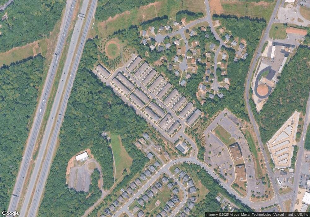 4309 Potomac Highlands Cir, Triangle, VA 22172 - photo 1