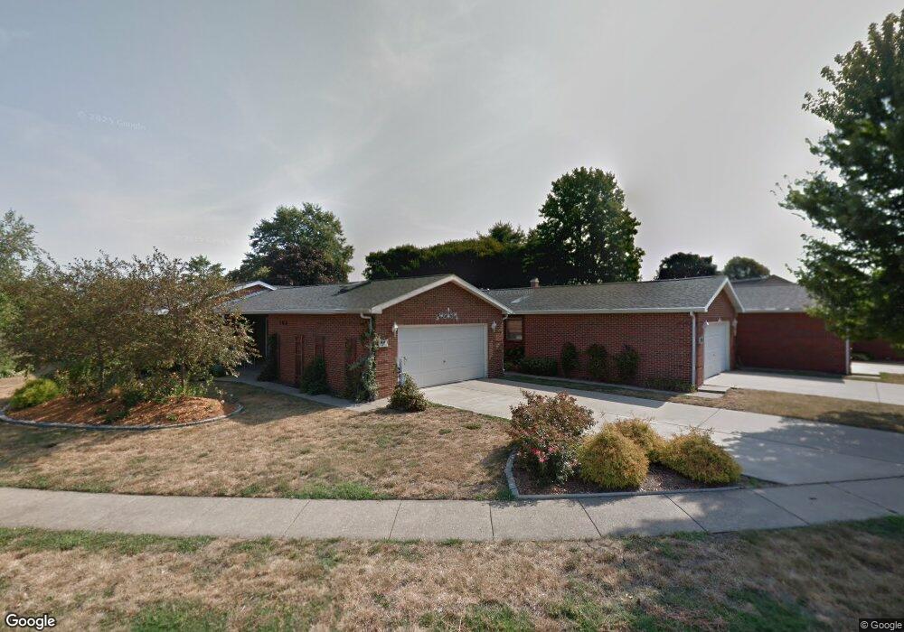 16 Eisenhower Dr unit D, Jacksonville, IL 62650 - photo 1