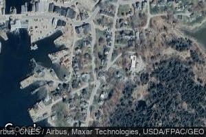 18 Water St, Vinalhaven, ME 04863