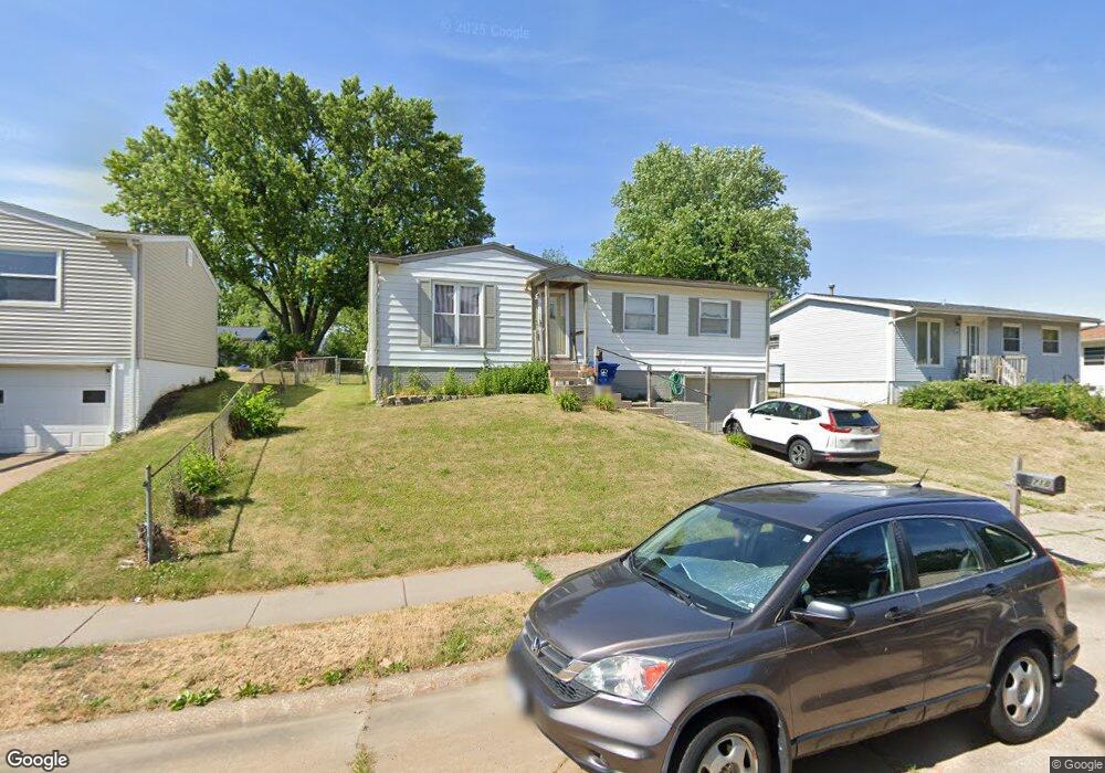 718 W 57th St, Davenport, IA 52806 - photo 1