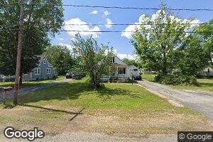 11 Park Ave, Dixfield, ME 04224