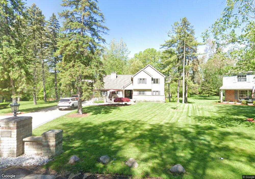 430 Eileen Dr, Bloomfield Hills, MI 48302 - photo 1
