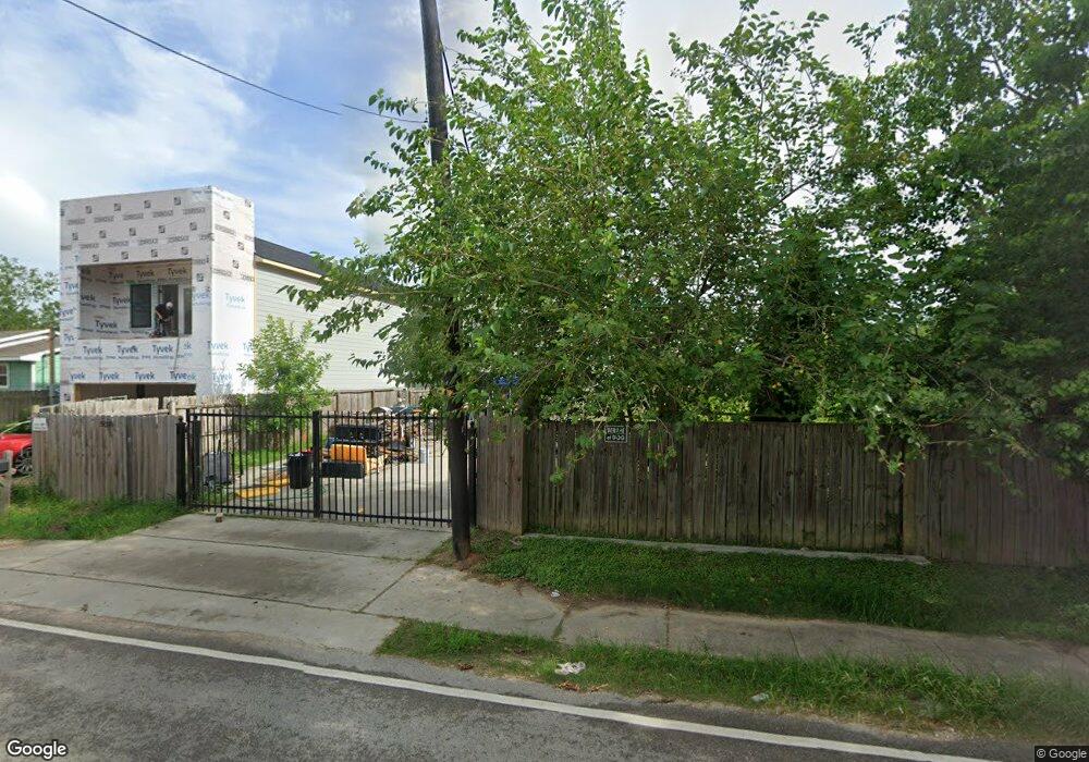 5010 Creekmont Dr, Houston, TX 77091 - photo 1