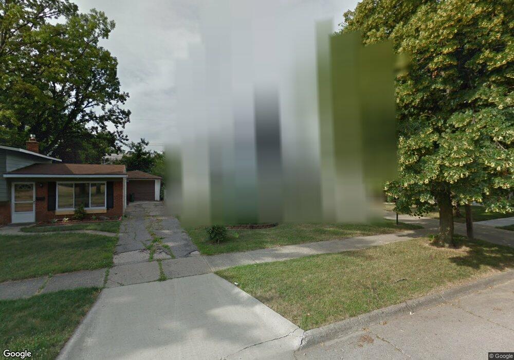 902 Mckinley Ave, Flint, MI 48507 - photo 1