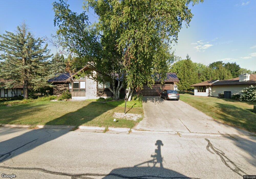 1365 Skyline Dr, Winona, MN 55987 - photo 1